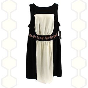 ⬇️$29 LuxII Dress Black White with Red Pattern 18